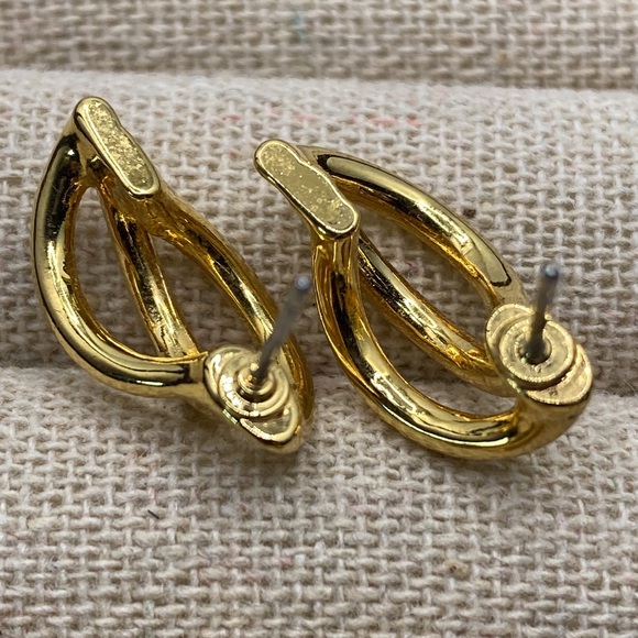 🎁 3 for $15. Vintage Napier Triple Gold Swirl Half Loop Post Earrings - Picture 3 of 6